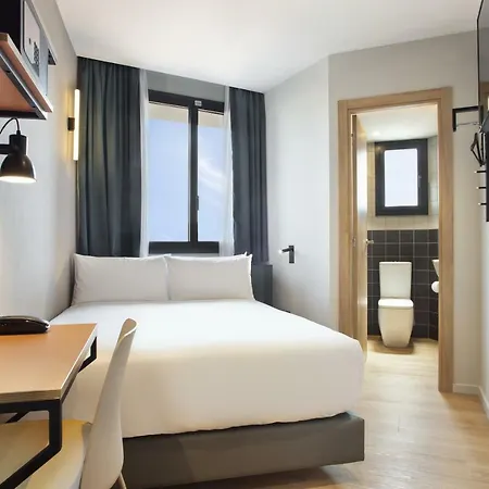 Hotell Brick 3*