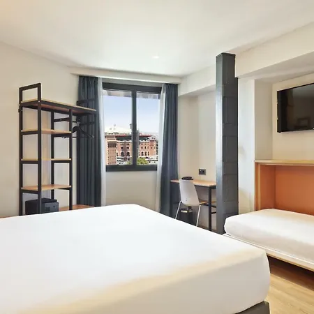 Brick Hotell